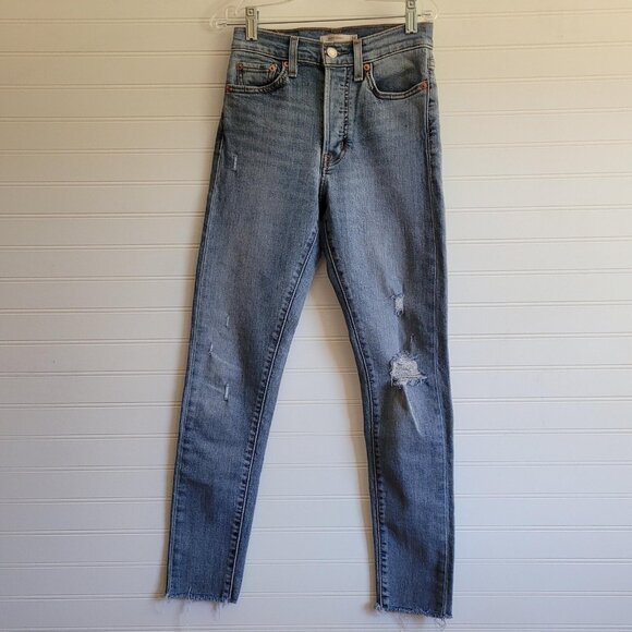 Levis Wedgie Jeans Womens Size 24 Skinny Blue Distressed Ripped Frayed Hems - Picture 1 of 10